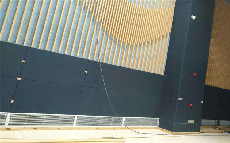 內蒙古楓樺木體育木地板施工