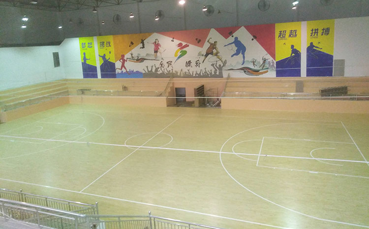 學(xué)校籃球運動地板多少錢一平米？