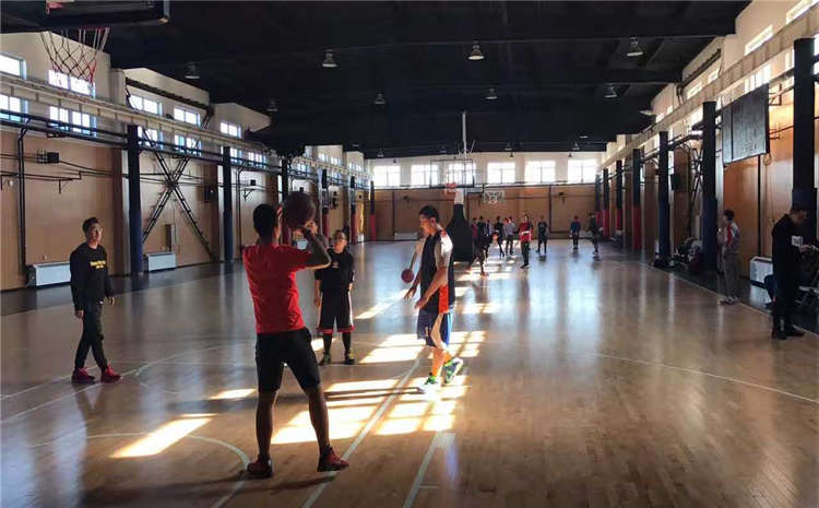 柞木籃球地板保養