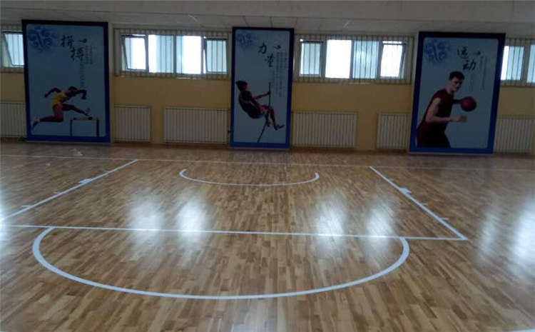 大型風雨操場木地板保養