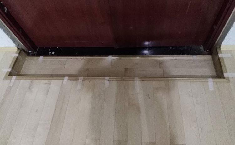 湖南楓樺木體育木地板怎么安裝