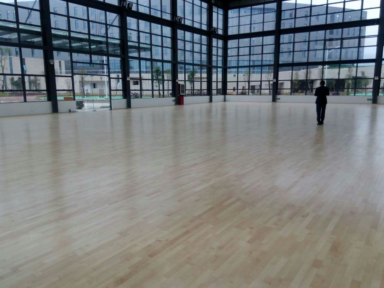 體育木地板珠海市金灣區(qū)中航花園羽毛球館項(xiàng)目 體育木地板珠海市金灣區(qū)中航花園羽毛球館項(xiàng)目